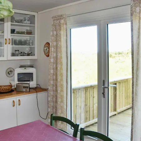 Holiday * Hustad